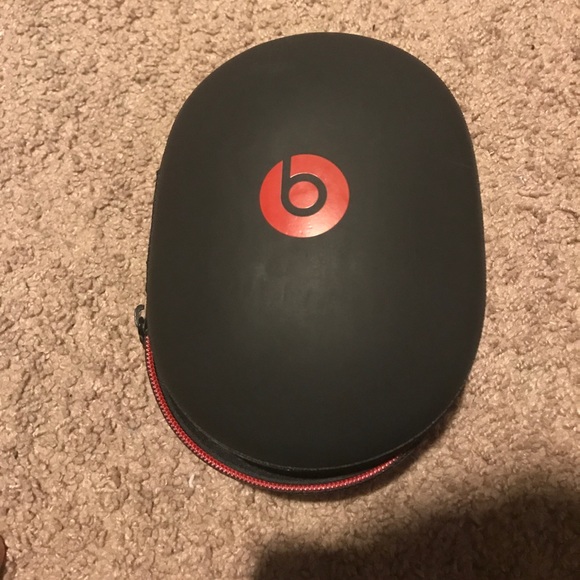Beats by dre studio headphones with cord and case - Picture 5 of 5