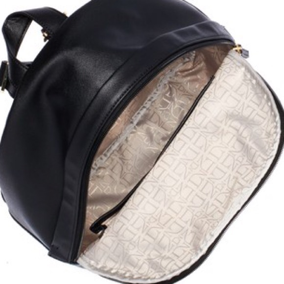 🎁 SOLD! 🎁 Danielle Nicole Festival Backpack - Picture 4 of 6