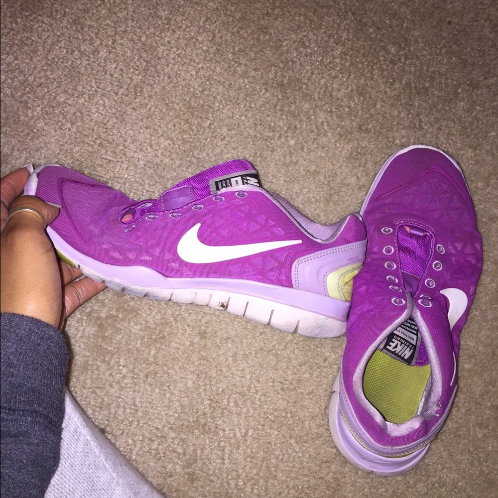 Nike tennis shoes