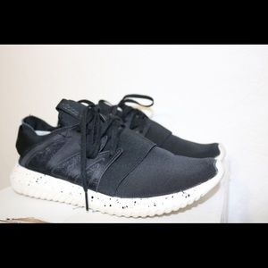 Hardly worn adidas tubular radials.