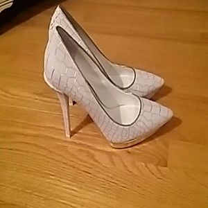 Kenneth Cole heels never worn