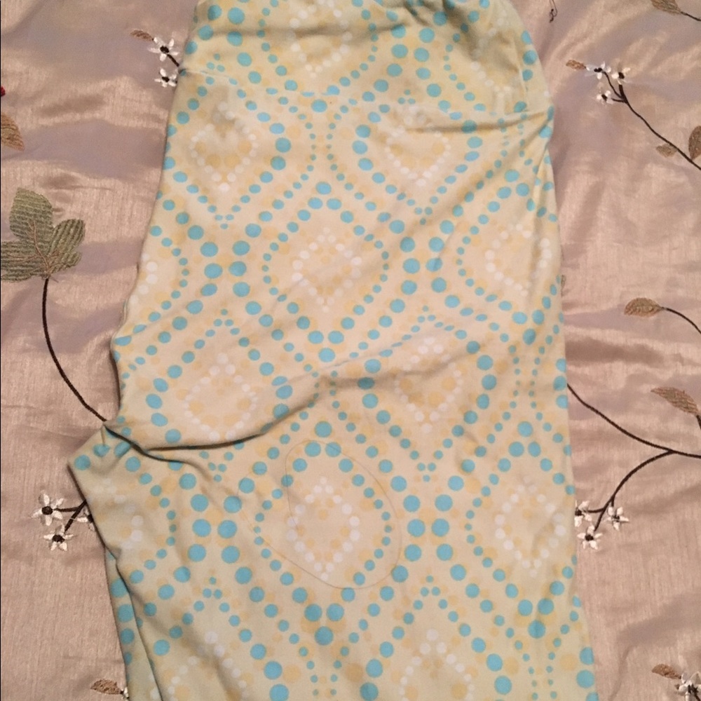 TC LuLaRoe leggings.