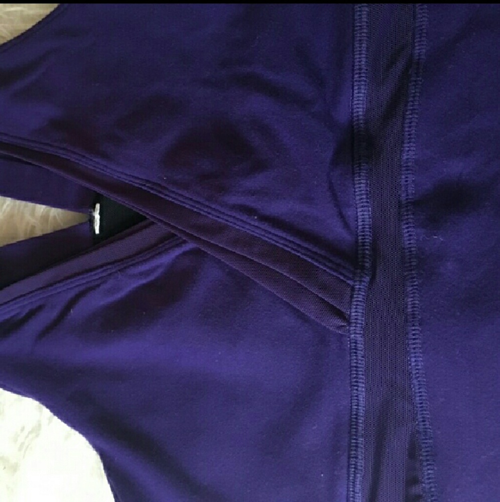 Lululemon Razorback - Picture 4 of 4