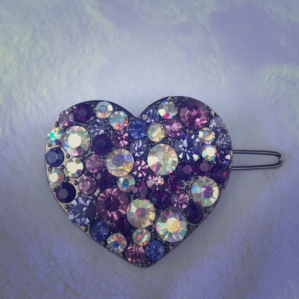 Heart shaped hair clip beautiful 💗🦄🔮🎀💜