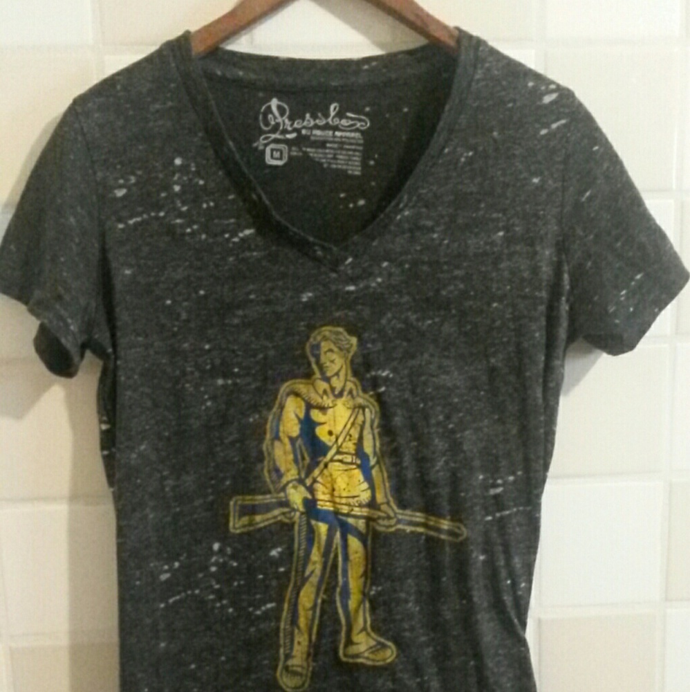 Distressed WV Mountaineers tee