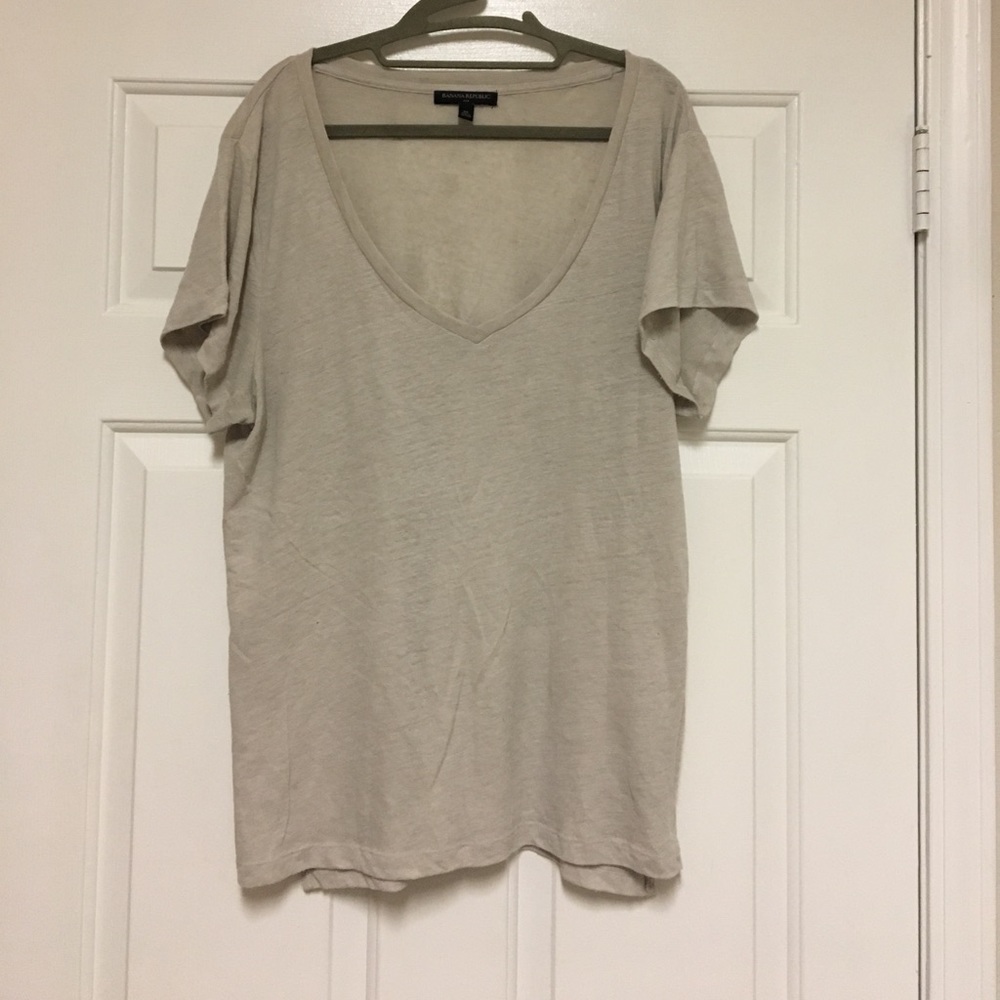 Banana Republic greige short sleeve tee
