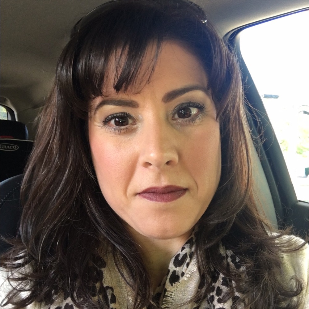 Meet your Posher, Gennifer