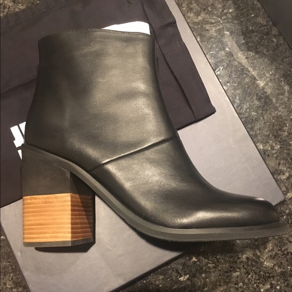 Jill Sanders Navy brand black boots - Picture 3 of 4