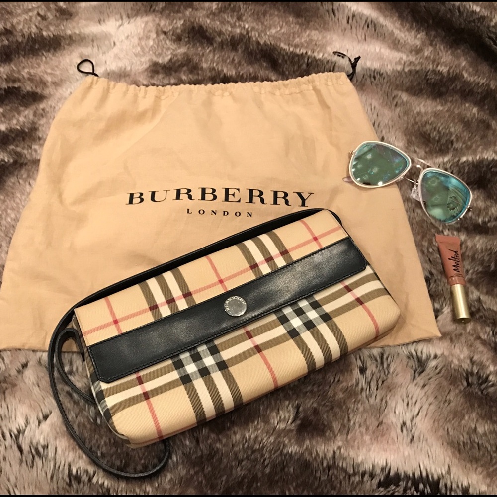 Authentic Burberry Clutch 👜