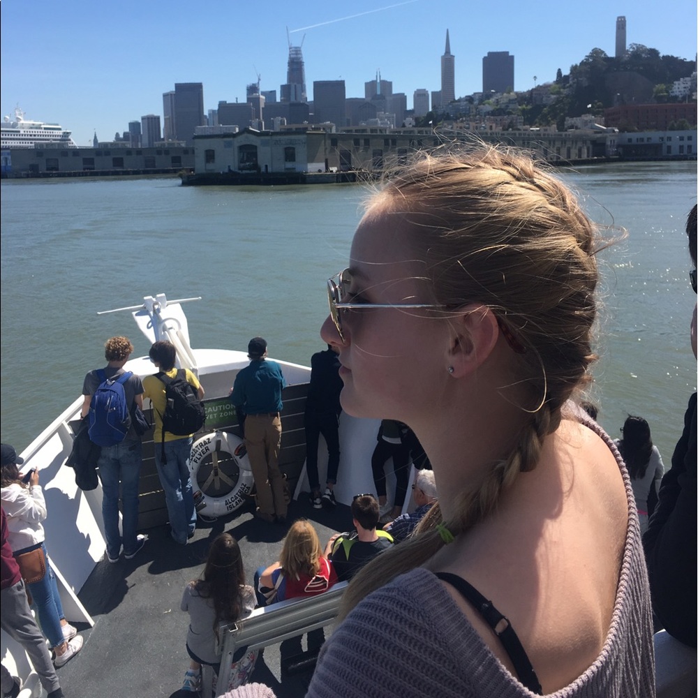 Meet your Posher, Avery