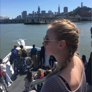 Meet your Posher, Avery