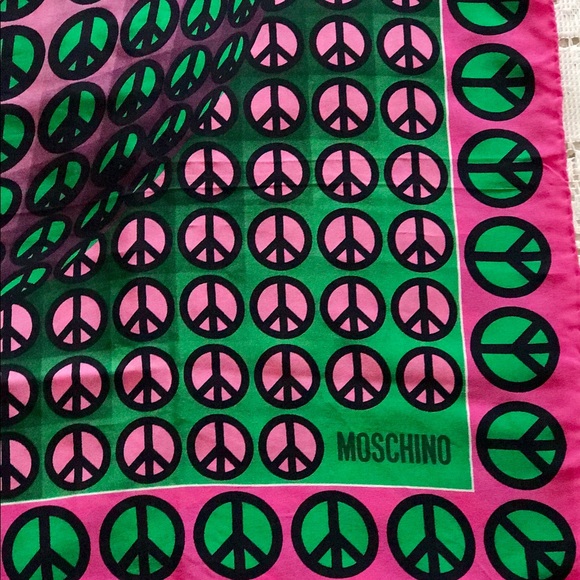 Meet your Posher, Barbara⭐️Posh Ambassador⭐️ - Picture 2 of 6