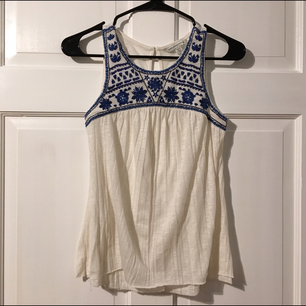 Blue and white American Eagle tank