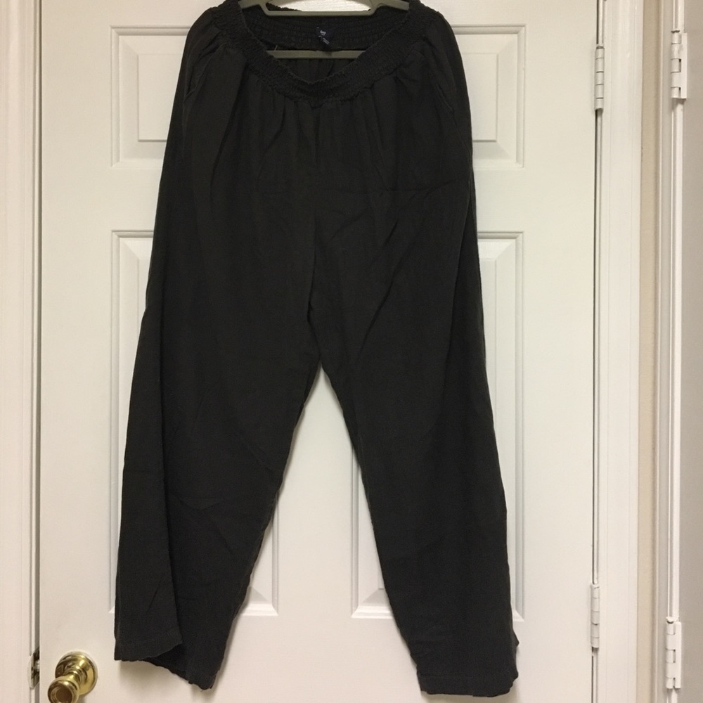 Green Gap linen stretch wide leg pants