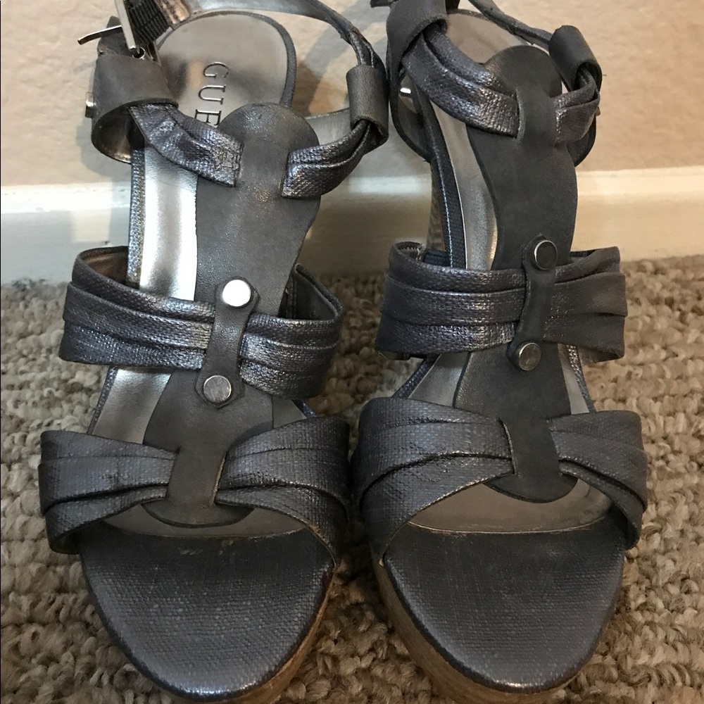 Pre loved guess heels