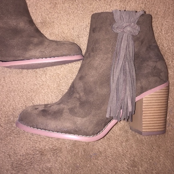 Booties - Picture 4 of 4