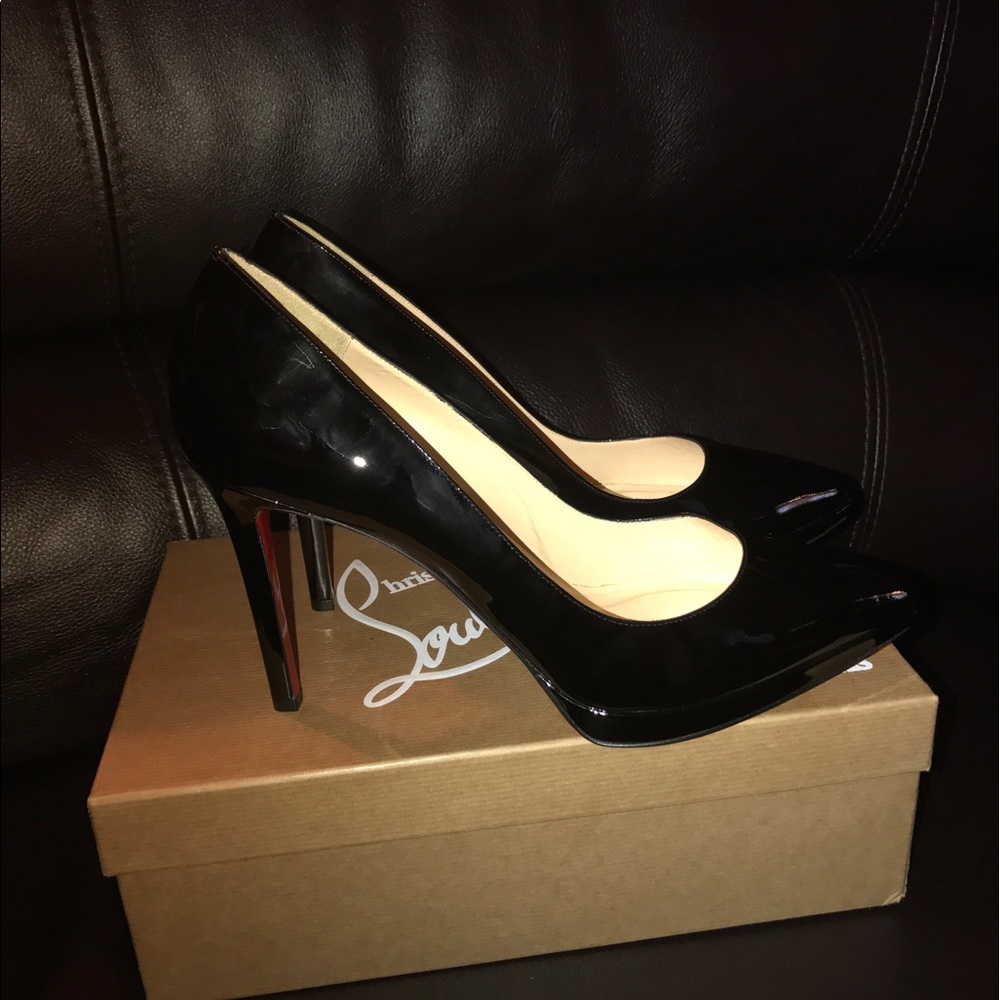 Louboutin red bottoms size 40 brand new