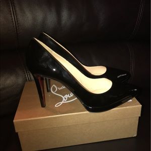 Louboutin red bottoms size 40 brand new
