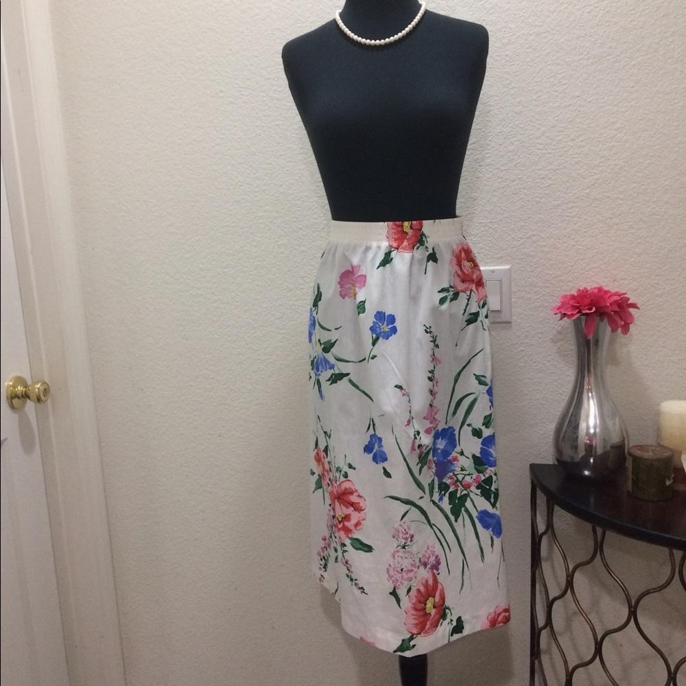 🚫Not for Sale🚫Vintage floral🌺🍃print Skirt