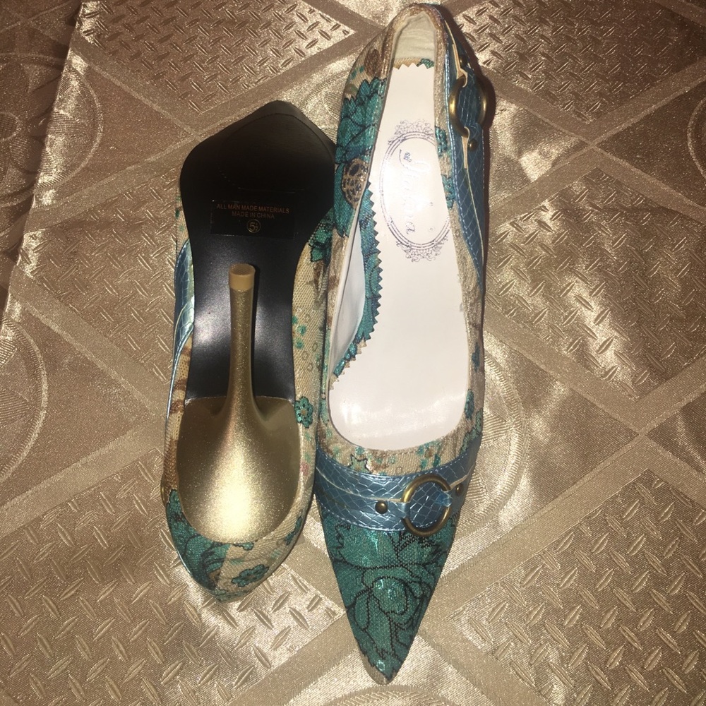 Spring pumps