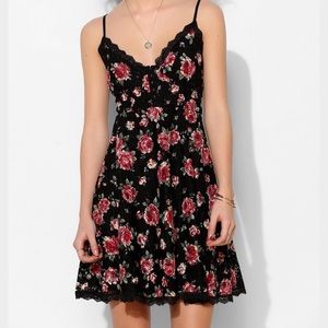Lace vintage floral Betsey Johnson for UO 👗