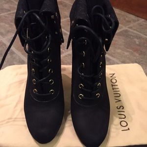 Louis Vuittion 7 1/2 black boots