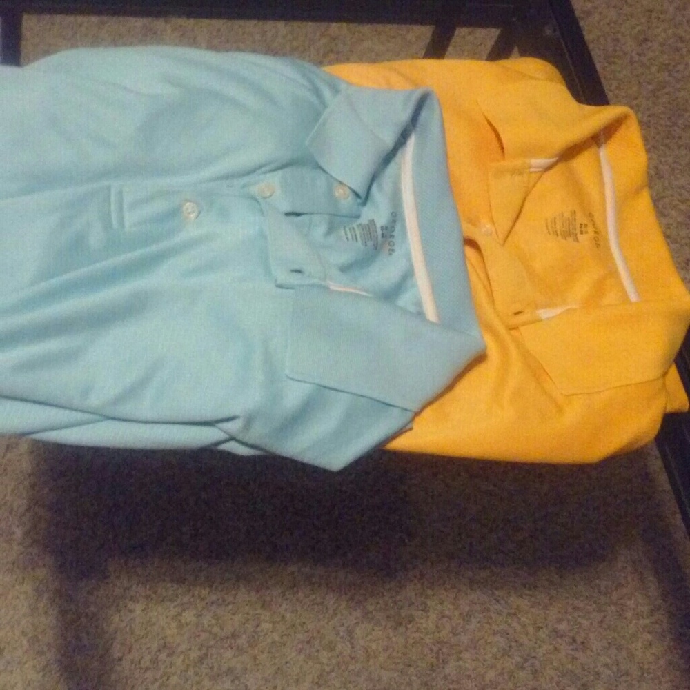 Men's shirts like new. $8 ea