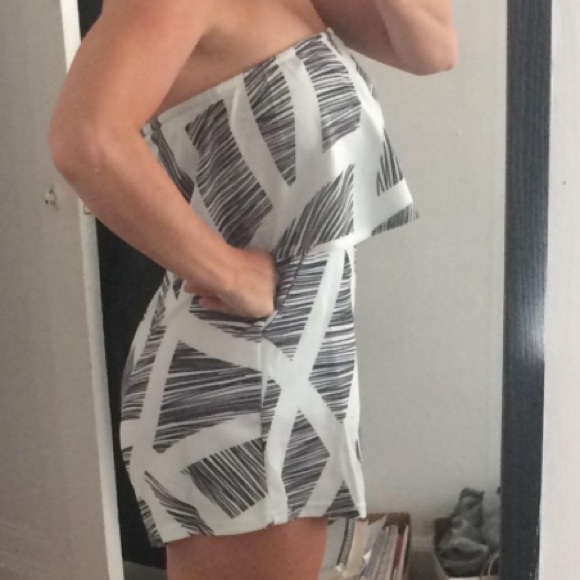 Off Shoulder Striped short Jumpsuit Romper - Picture 3 of 4