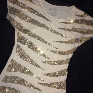 Gold designed top