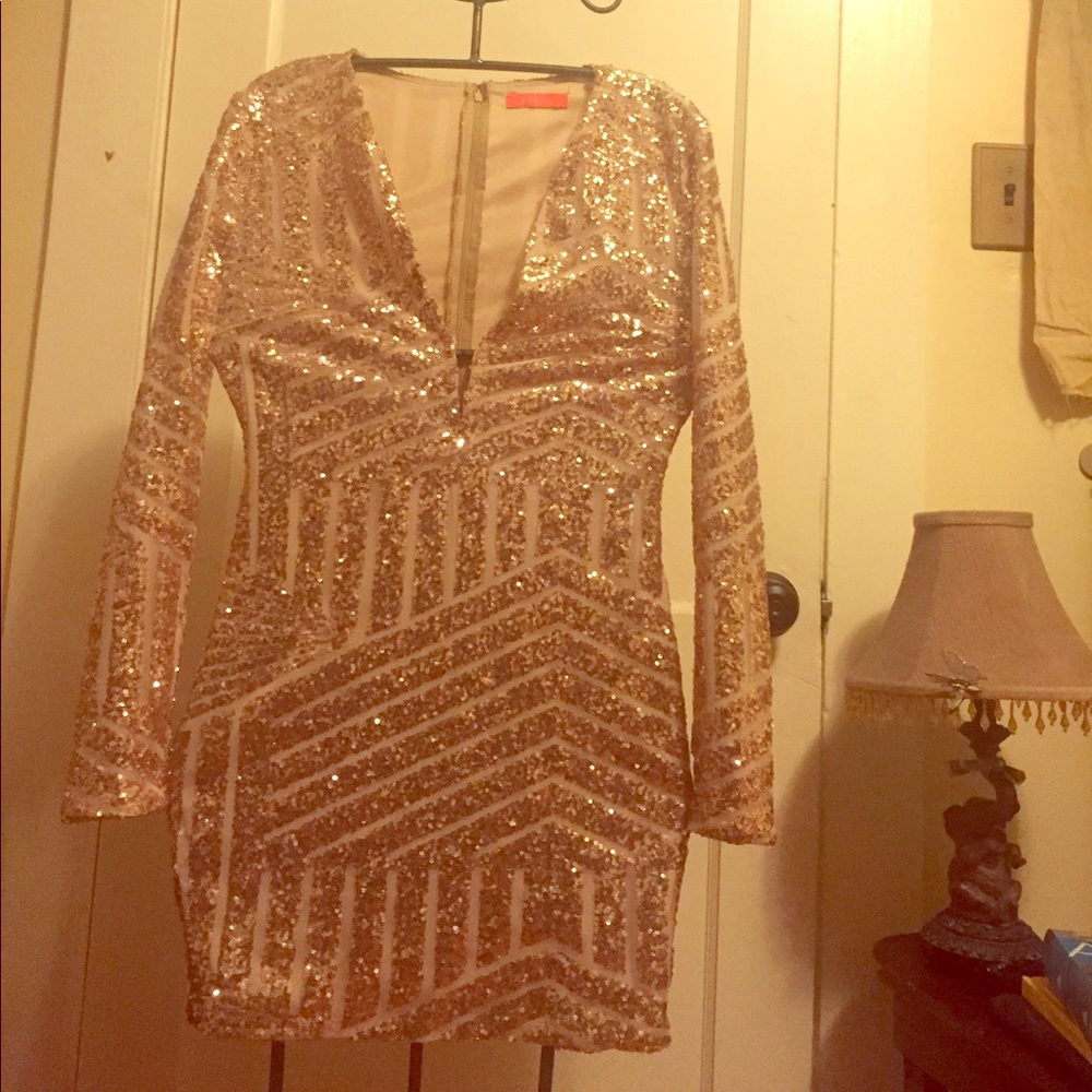 Blush sequins vneck cocktail dress