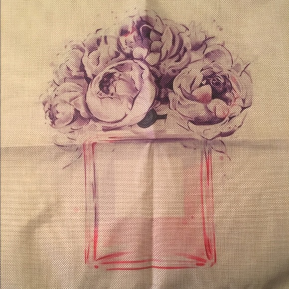 Famous Brand Pillow Cover - Picture 2 of 2