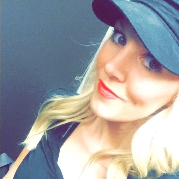 Meet your Posher, Crystal - Picture 5 of 11