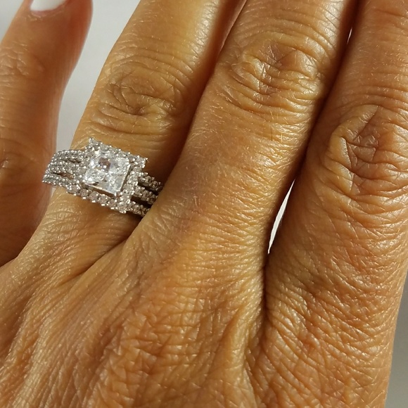 14k Solid White Gold Engagement Ring - Picture 4 of 8