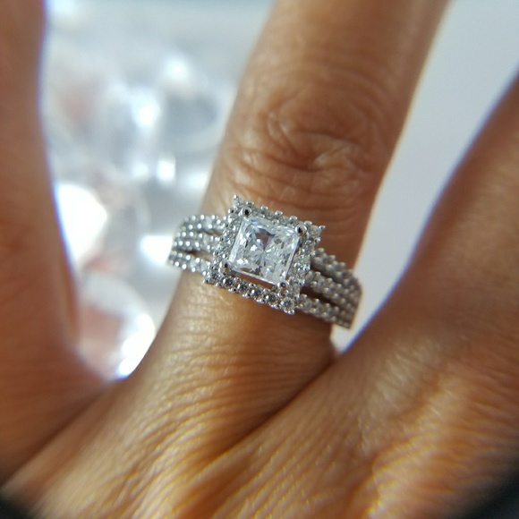 14k Solid White Gold Engagement Ring - Picture 8 of 8