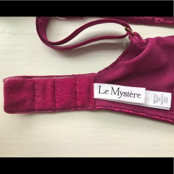 🌶 Le Mystere Satin Berry Push Up 🌶 - Picture 4 of 5