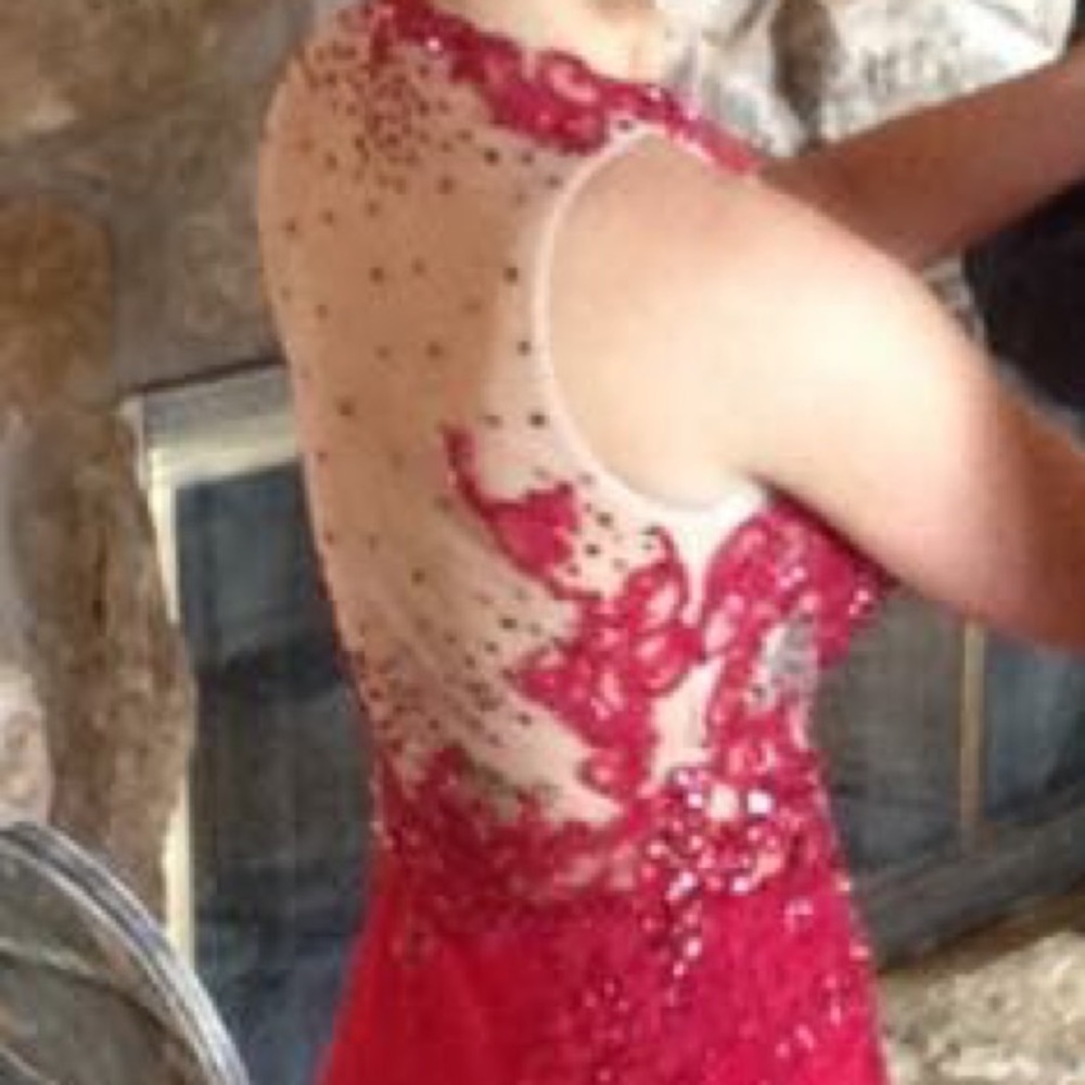 Red prom dress - Picture 3 of 4