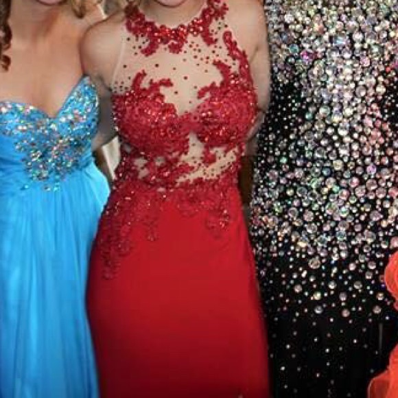 Red prom dress - Picture 4 of 4