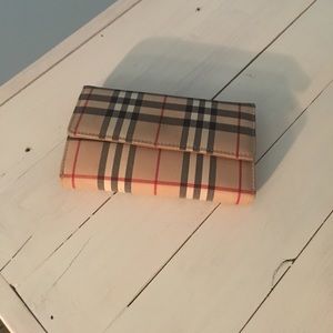 Knock off burberry wallet
