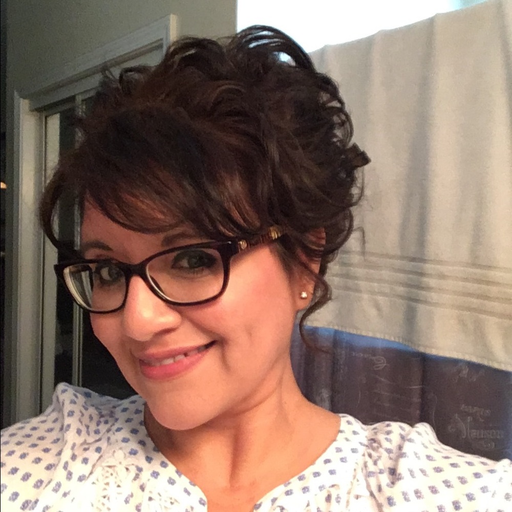 Meet your Posher, Yvette