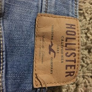 distressed skinny jeans