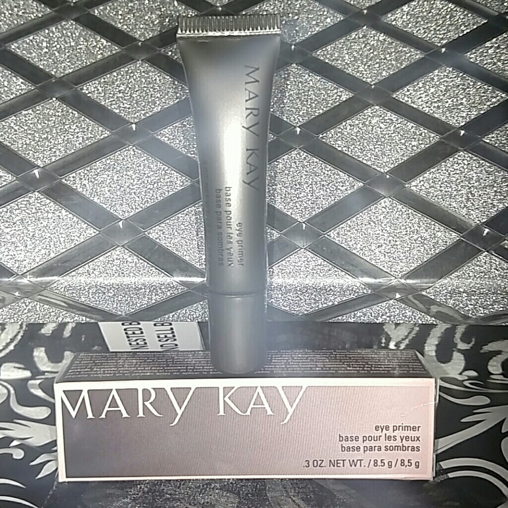 A MUST HAVE -Mary Kay Eye Primer