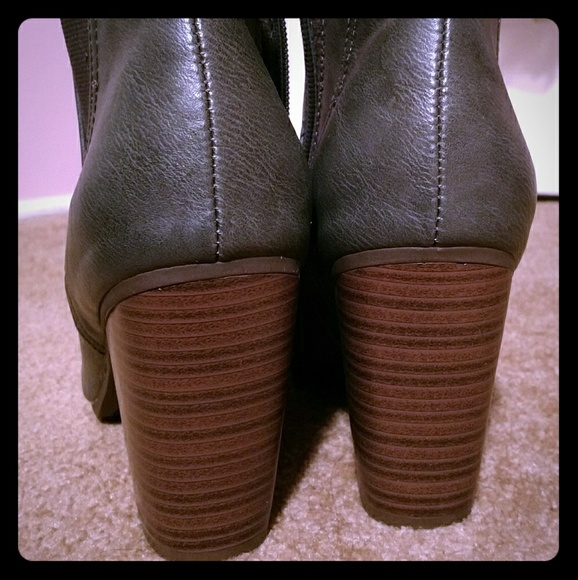 Booties - Picture 4 of 4