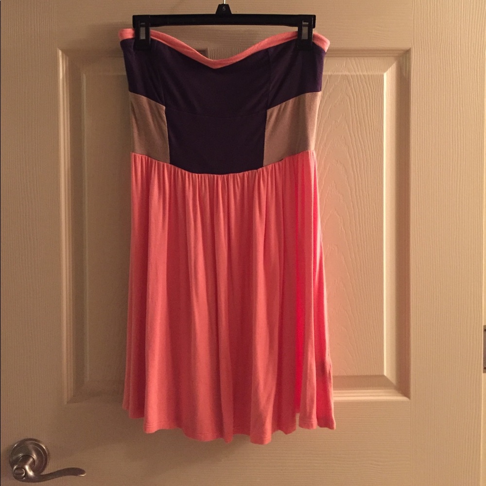 Peach, navy, and tan strapless dress