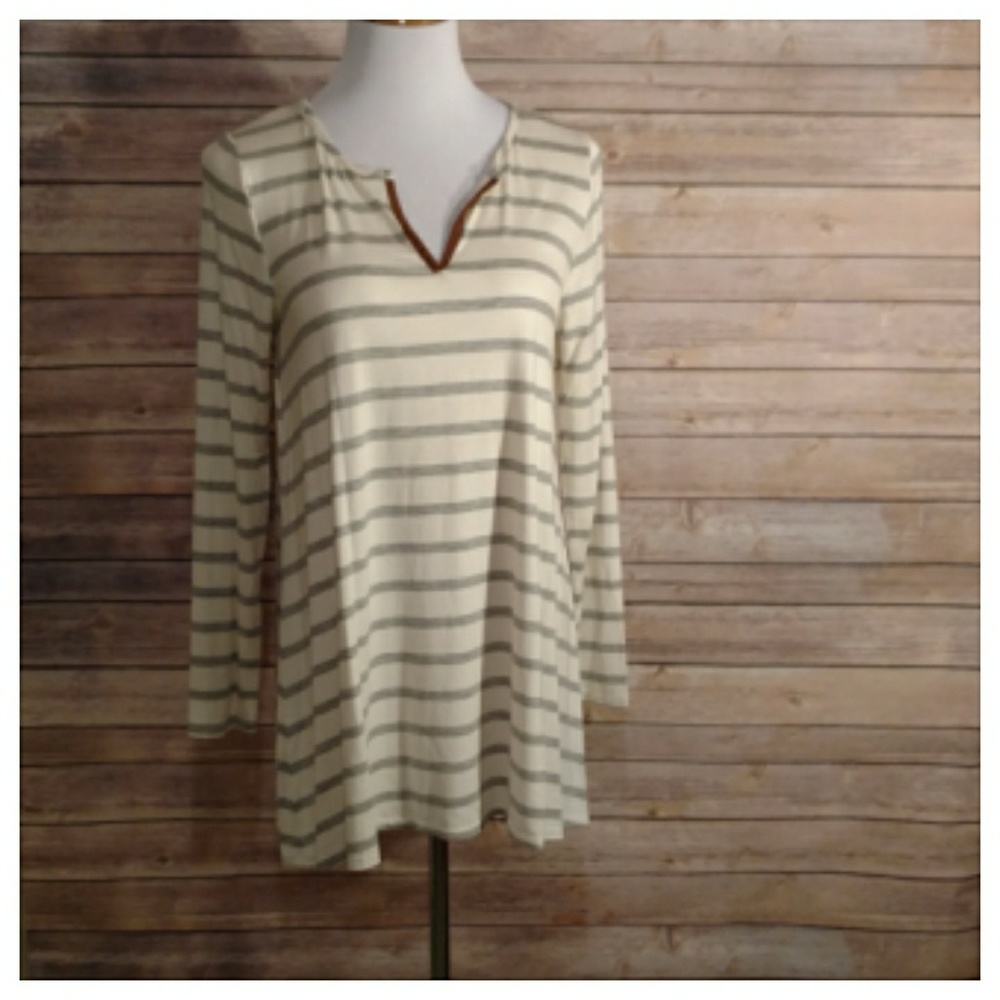 Tunic:  Striped, v-neck - Grey - Picture 5 of 8