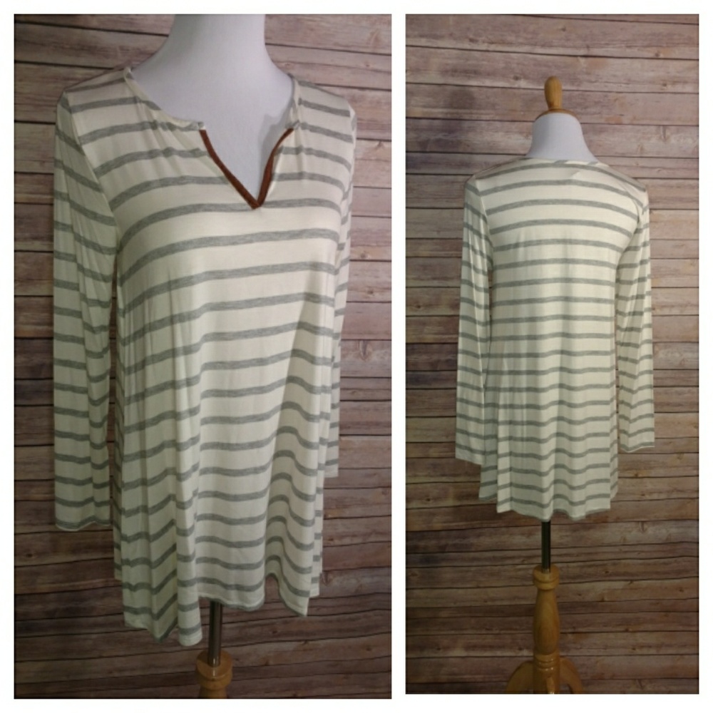 Tunic:  Striped, v-neck - Grey - Picture 7 of 8