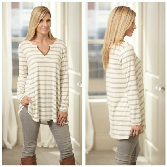 Tunic:  Striped, v-neck - Grey - Picture 2 of 8