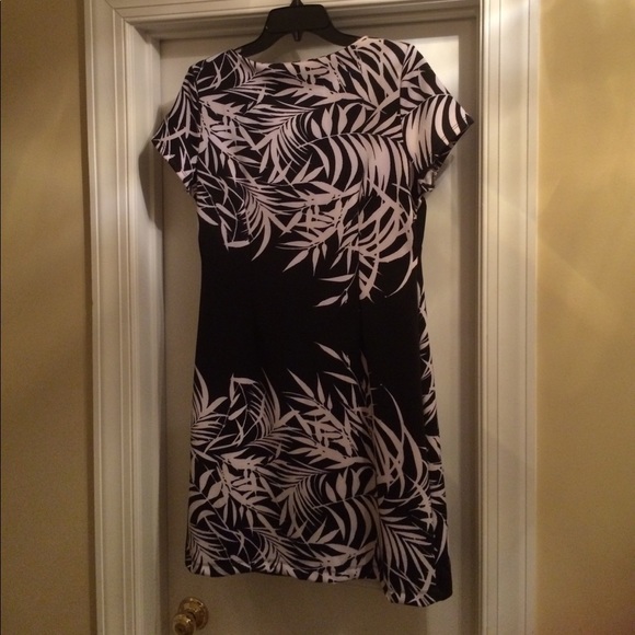 NWOT Chelsea Suite Black and white dress - Picture 3 of 4
