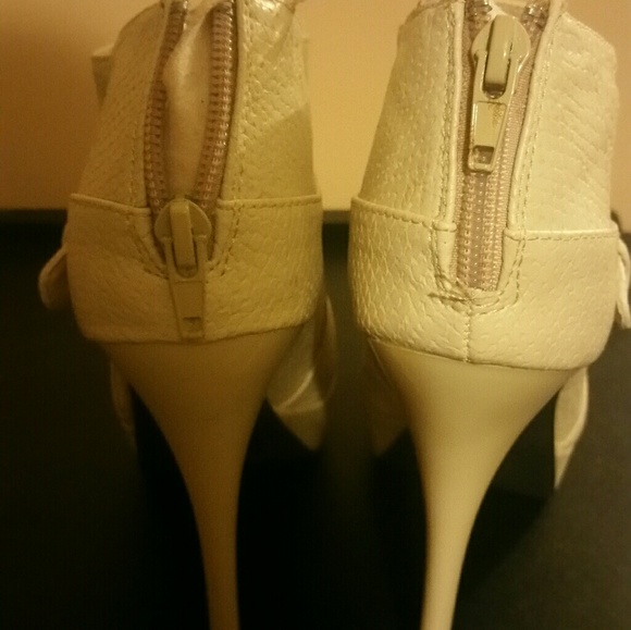 Heels - Picture 2 of 4