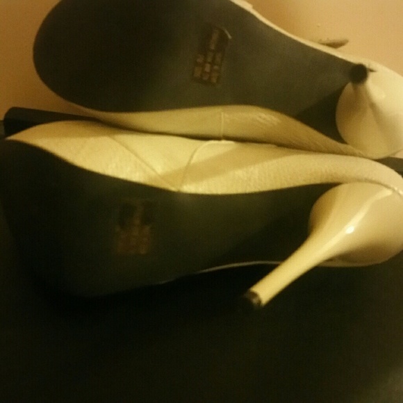 Heels - Picture 3 of 4