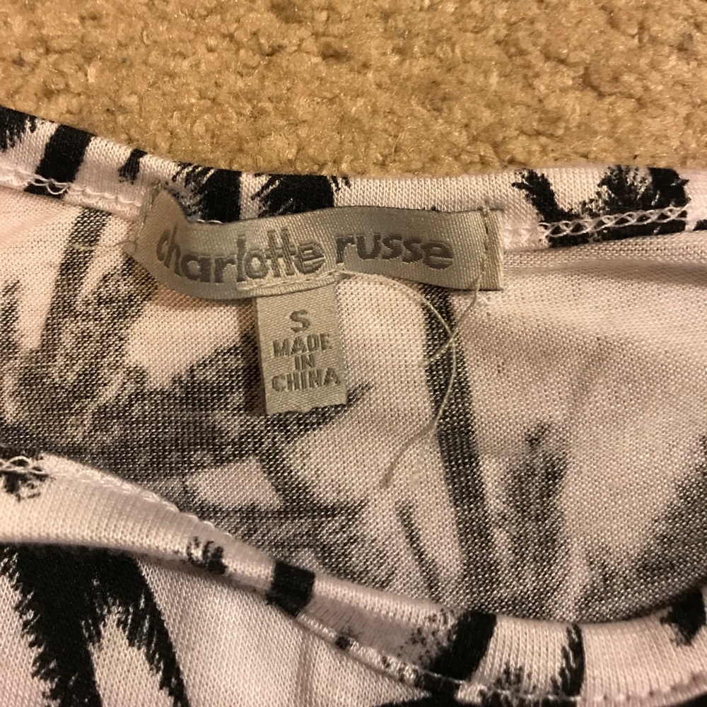 Cute black & white palm tree crop top - Picture 3 of 3